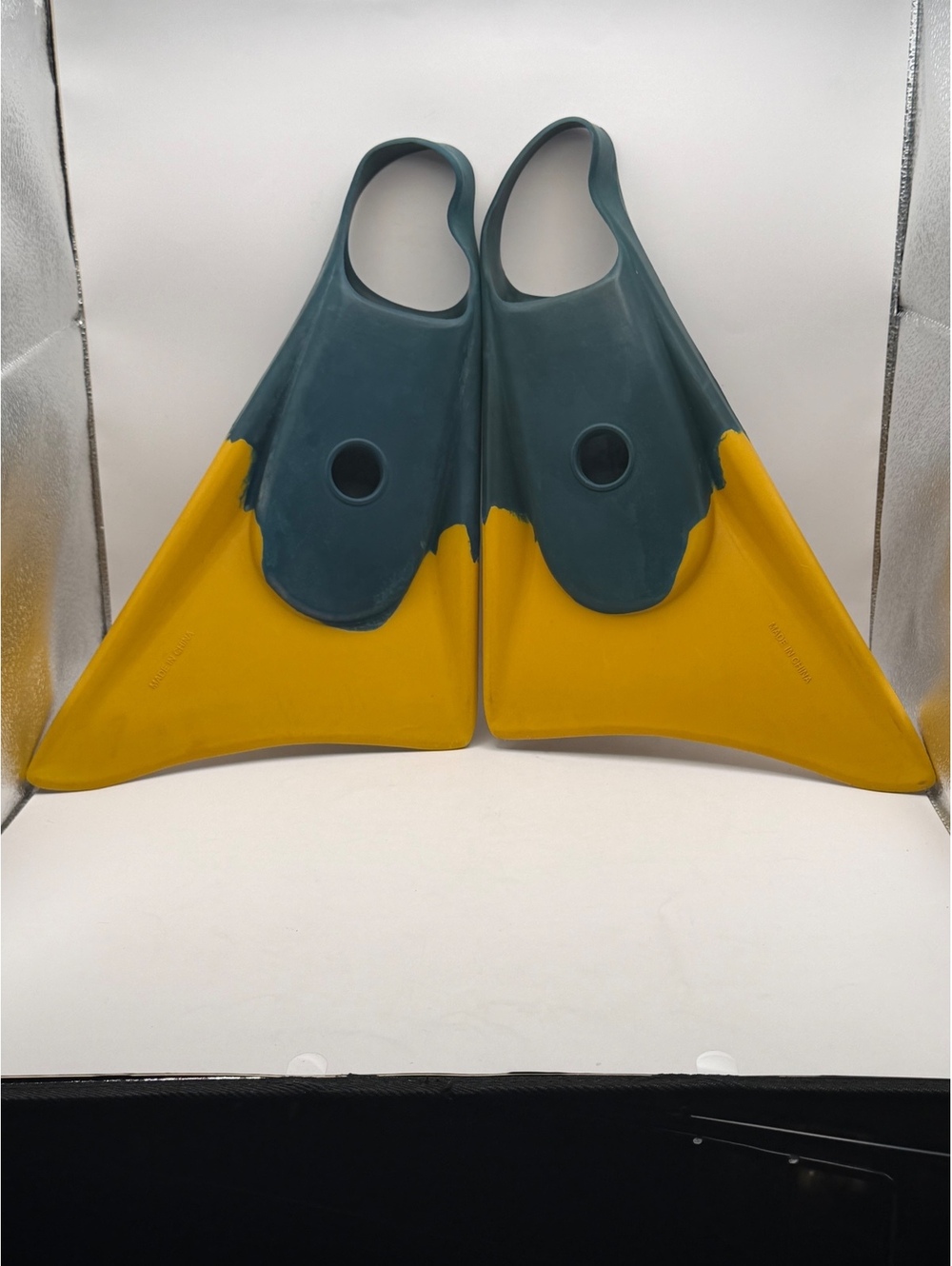 Churchill The Original Swimfins Medium Large Yellow and Blue Pair
